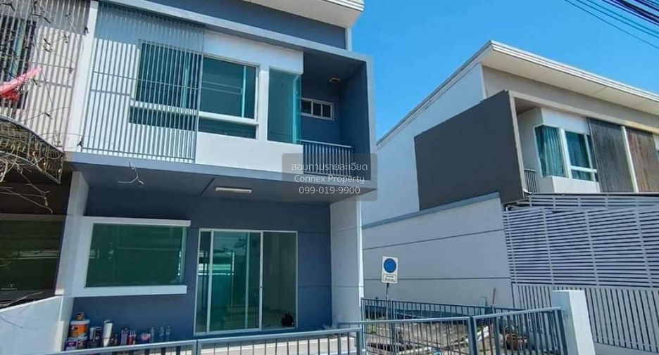For sale 2 bedrooms townhouse in Phra Samut Chedi, Samut Prakan