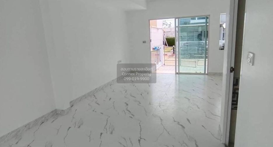 For sale 2 bedrooms townhouse in Phra Samut Chedi, Samut Prakan