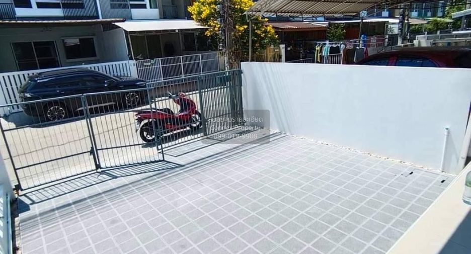 For sale 2 bedrooms townhouse in Phra Samut Chedi, Samut Prakan