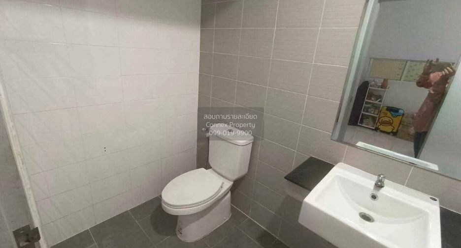 For sale 3 bedrooms townhouse in Mueang Samut Prakan, Samut Prakan