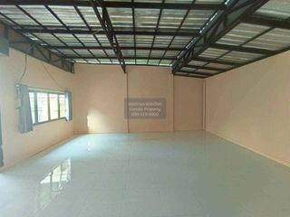 À vendre 3 chambres maison de ville à Mueang Samut Prakan, Samut Prakan