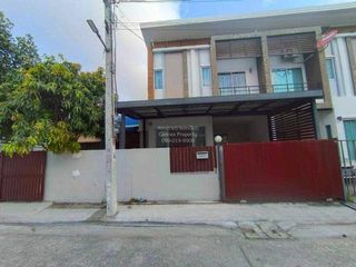 À vendre 3 chambres maison de ville à Mueang Samut Prakan, Samut Prakan
