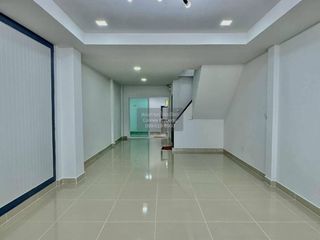 Продажа 2 спальни таунхаус в Mueang Nonthaburi, Нонтабури