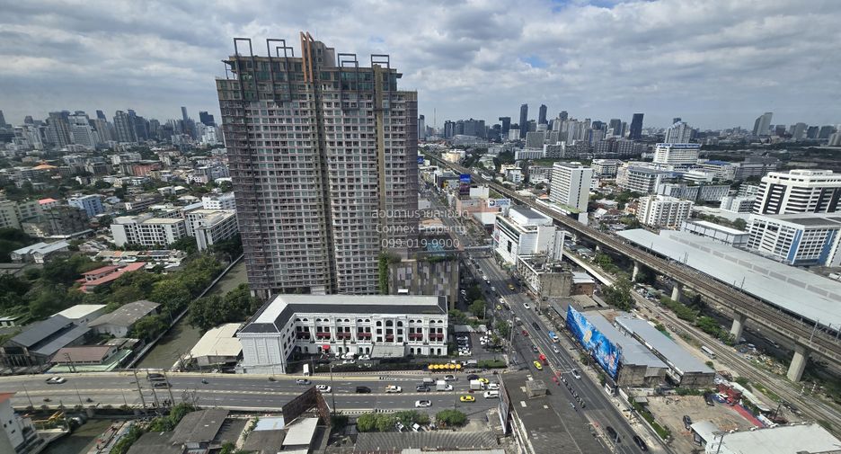 Продажа 2 спальни кондо в Щаттхана, Бангкок