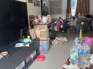Casa adosada en venta de 3 habitaciones en Bang Phli, Samut Prakan