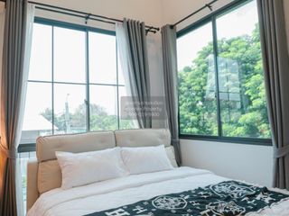 Casa adosada en alquiler de 4 habitaciones en Sai Mai, Bangkok