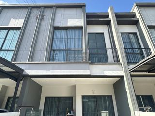 Casa adosada en alquiler de 2 habitaciones en Sai Mai, Bangkok