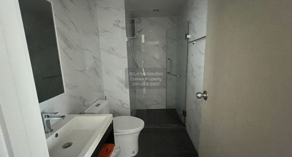 For rent 2 bedrooms condo in Huai Khwang, Bangkok