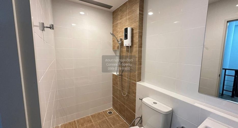 For rent 3 bedrooms townhouse in Bang Phli, Samut Prakan