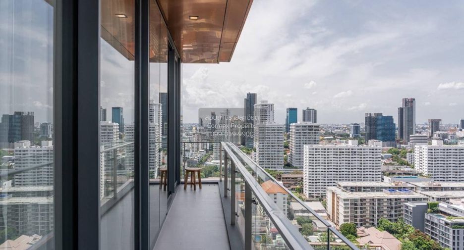 Condo en alquiler de 3 habitaciones en Watthana, Bangkok