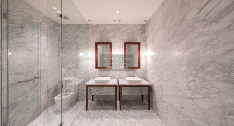 Condo en alquiler de 3 habitaciones en Watthana, Bangkok