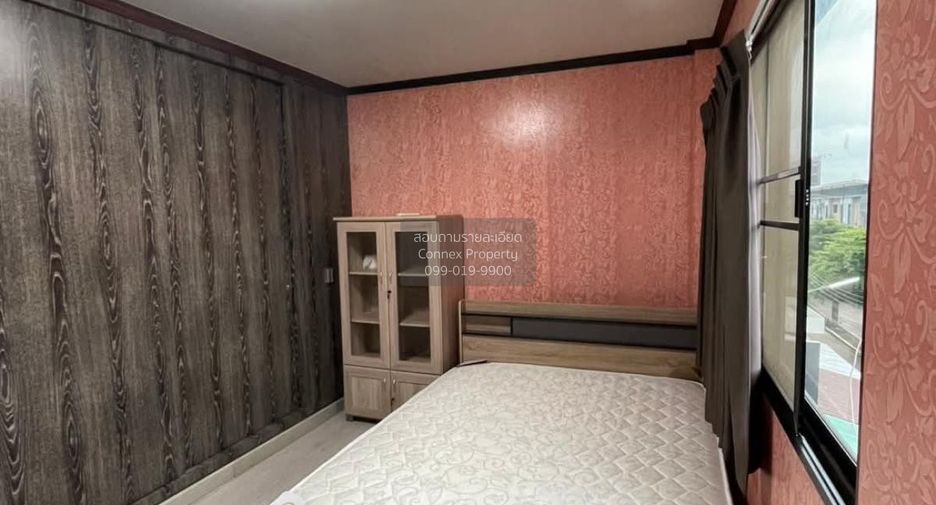 For rent 3 bedrooms townhouse in Bang Phli, Samut Prakan