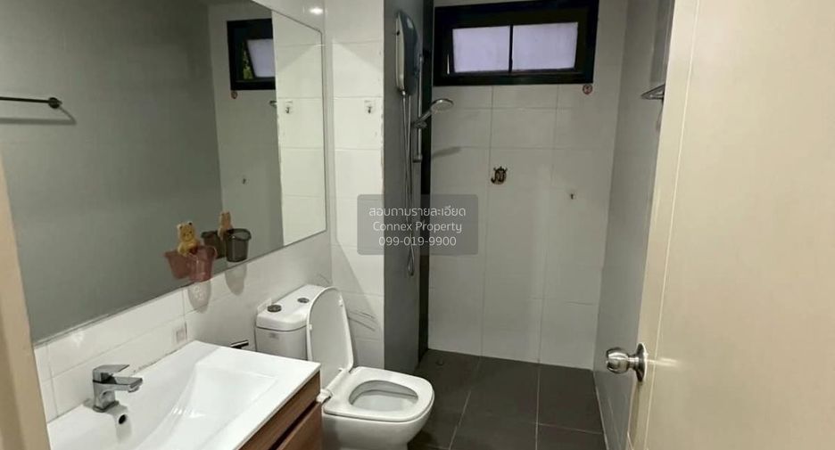 For rent 3 bedrooms townhouse in Bang Phli, Samut Prakan