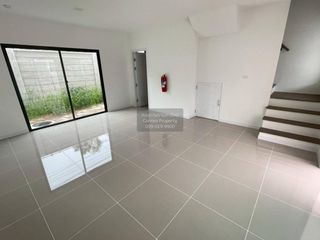 For rent 3 bedrooms townhouse in Bang Phli, Samut Prakan