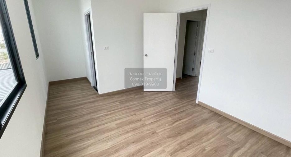 For rent 3 bedrooms townhouse in Bang Phli, Samut Prakan