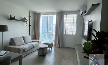 For rent 2 bed condo in Watthana, Bangkok