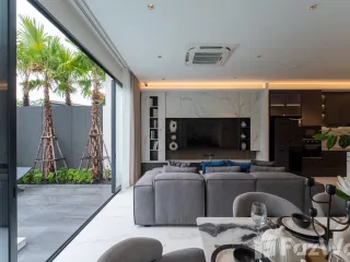 For sale 5 bed villa in Hang Dong, Chiang Mai