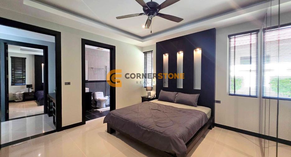 For sale 4 bedrooms house in East Pattaya, Pattaya