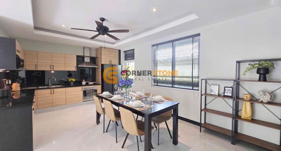 For sale 4 bedrooms house in East Pattaya, Pattaya