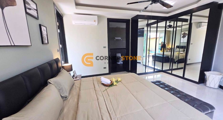 For sale 4 bedrooms house in East Pattaya, Pattaya