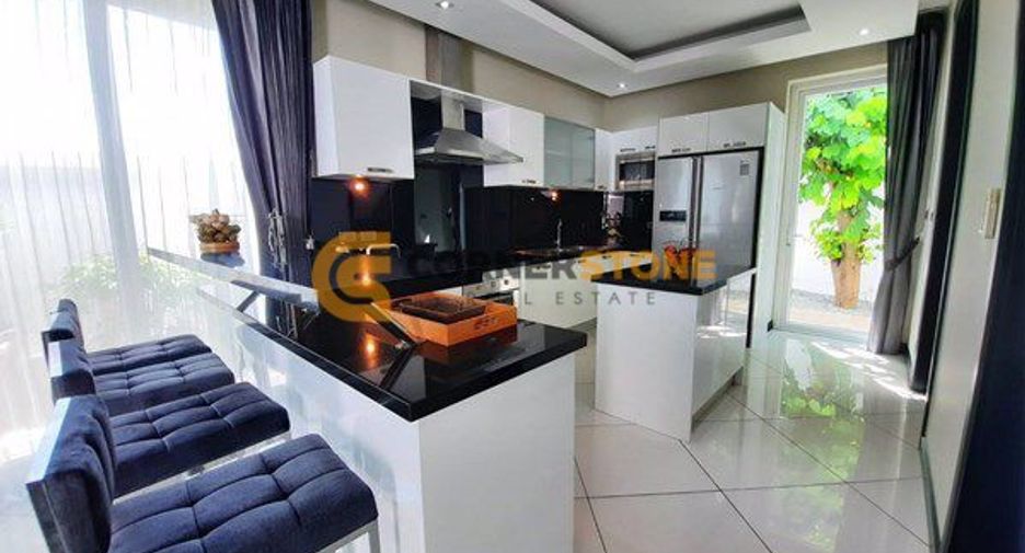 For sale 5 bedrooms house in Jomtien, Pattaya