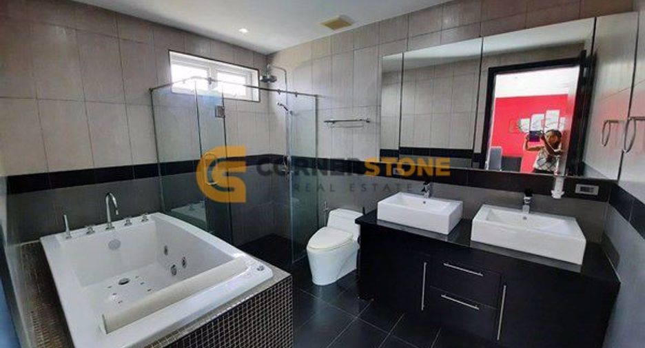 For sale 5 bedrooms house in Jomtien, Pattaya