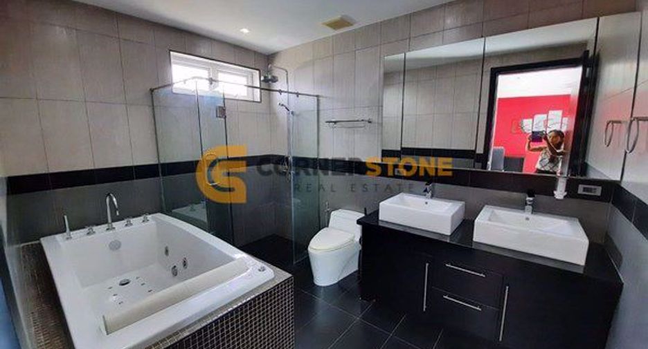 Haus zum Kauf mit 5 Zimmer in Bang Lamung, Chonburi