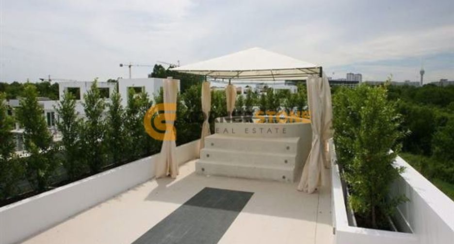 For sale 5 bedrooms house in Jomtien, Pattaya