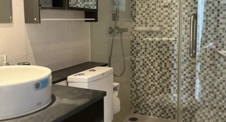 For rent そして for sale 2 ベッドルーム condo in Watthana, Bangkok