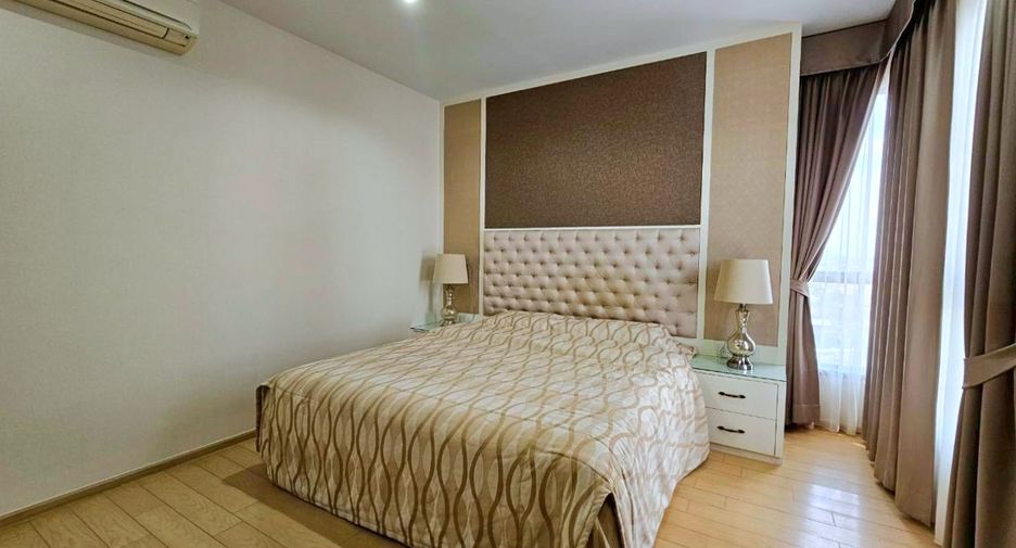 For rent 2 bedrooms condo in Watthana, Bangkok