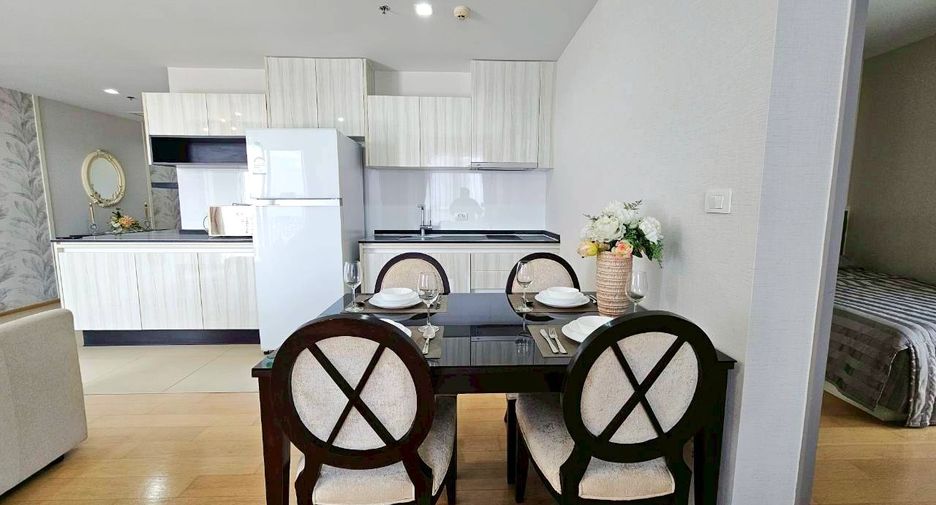 For rent 2 bedrooms condo in Watthana, Bangkok