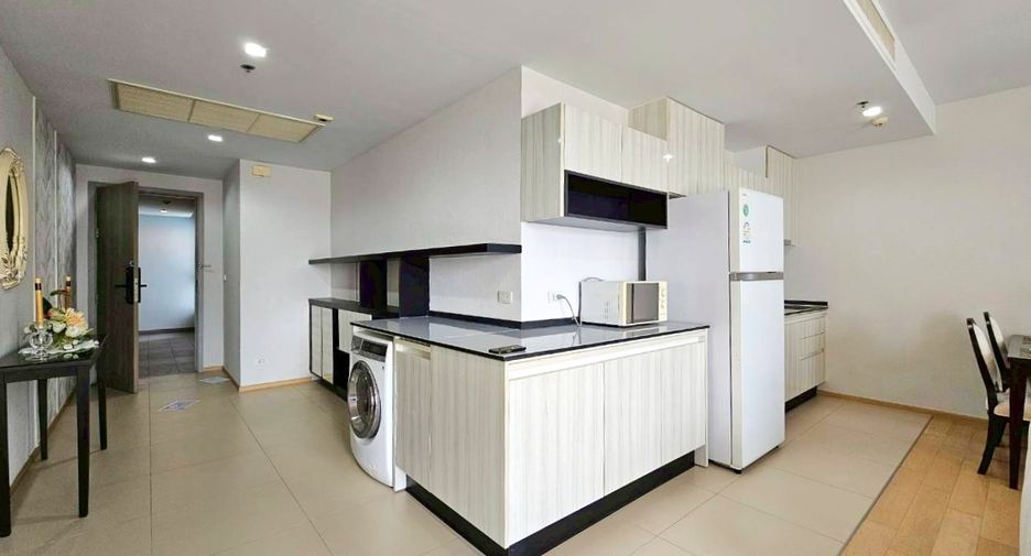 For rent 2 bedrooms condo in Watthana, Bangkok