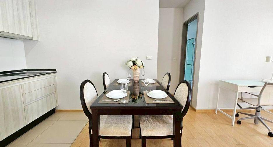 For rent 2 bedrooms condo in Watthana, Bangkok