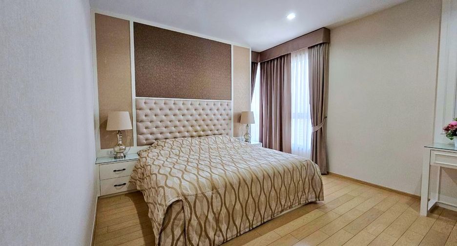 For rent 2 bedrooms condo in Watthana, Bangkok