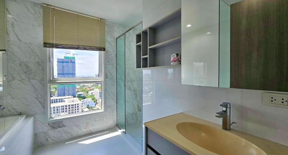 For rent 2 bedrooms condo in Watthana, Bangkok