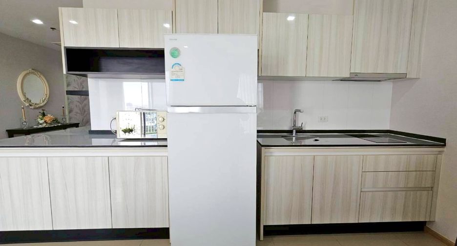 For rent 2 bedrooms condo in Watthana, Bangkok