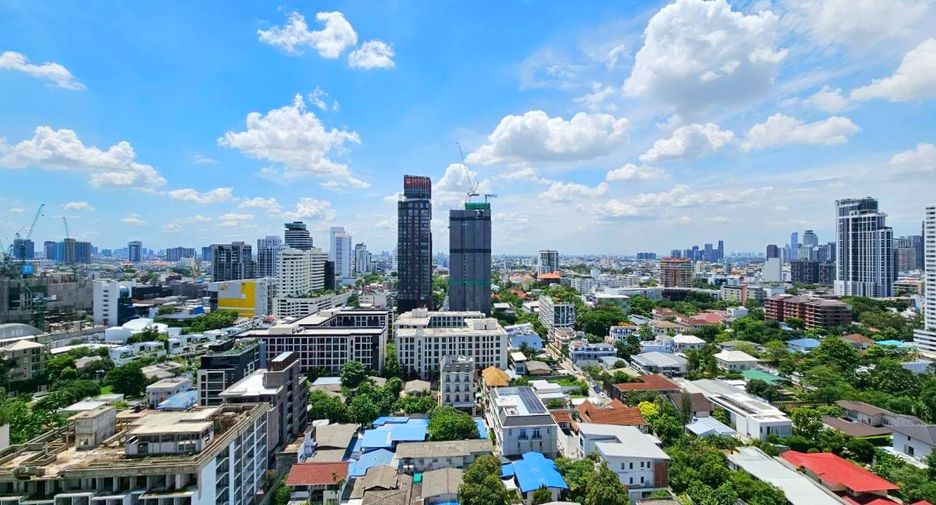 For rent 2 bedrooms condo in Watthana, Bangkok
