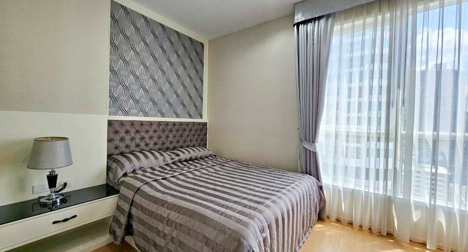 For rent 2 bedrooms condo in Watthana, Bangkok