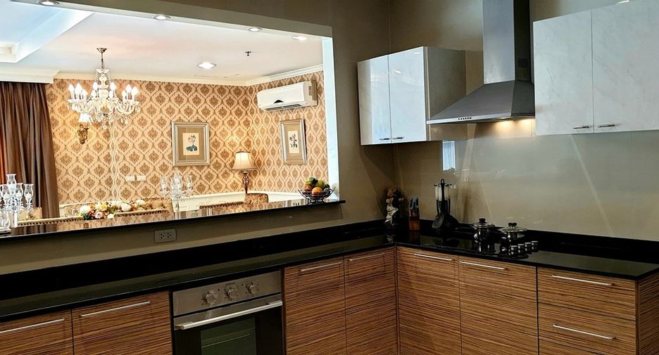 For rent 4 ベッドルーム condo in Watthana, Bangkok