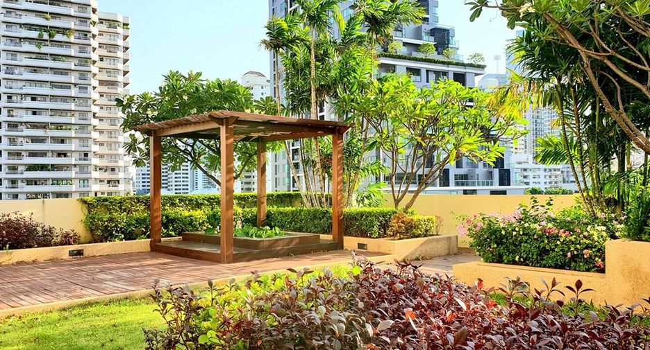 For rent 4 ベッドルーム condo in Watthana, Bangkok