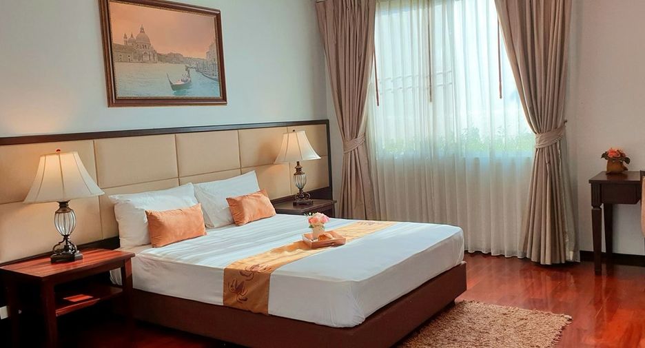 For rent 4 ベッドルーム condo in Watthana, Bangkok
