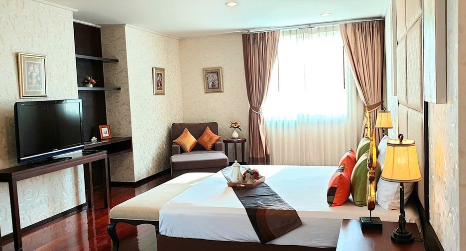 For rent 4 ベッドルーム condo in Watthana, Bangkok