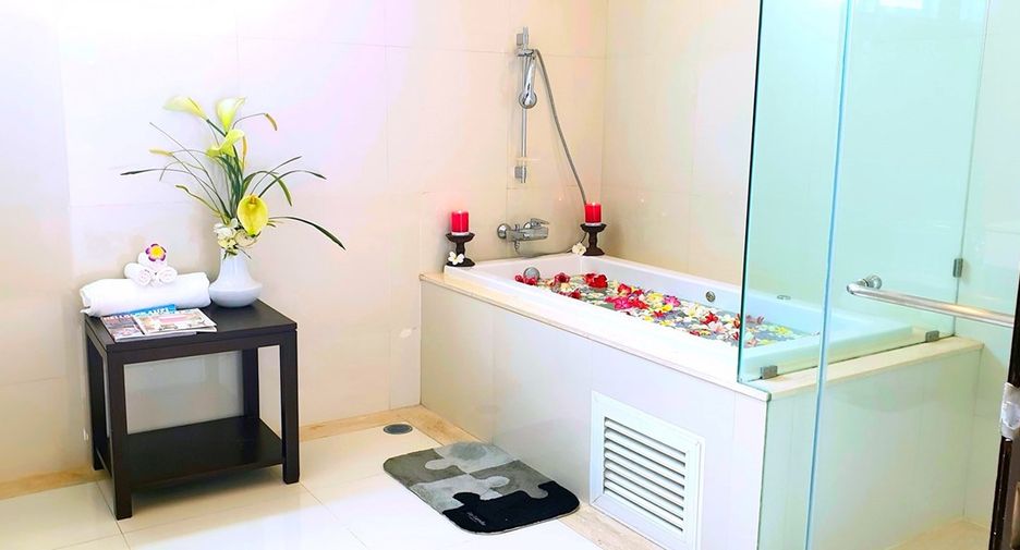 For rent 4 ベッドルーム condo in Watthana, Bangkok