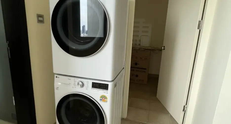 For rent and for sale 3 bedrooms condo in Sathon, Bangkok