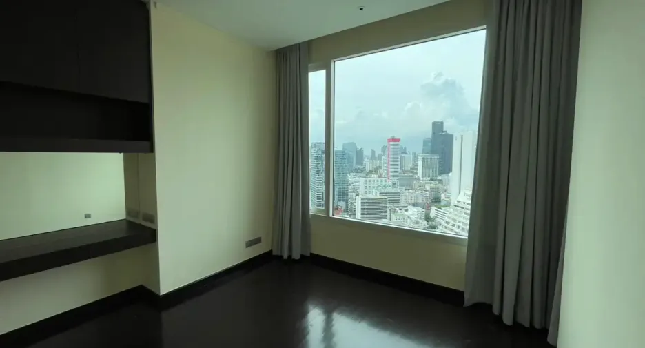 For rent and for sale 3 bedrooms condo in Sathon, Bangkok