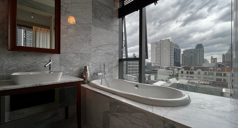 For sale 2 bedrooms condo in Watthana, Bangkok