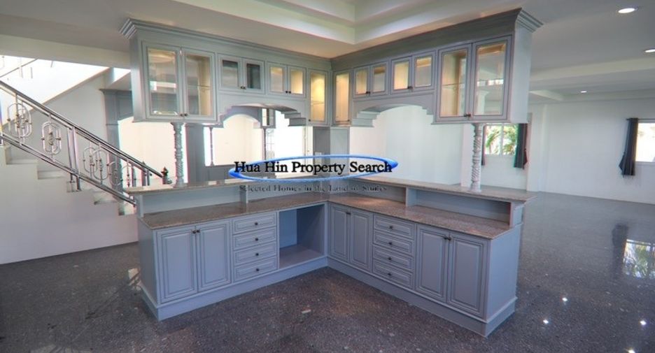 For sale 4 bedrooms house in Hua Hin, Prachuap Khiri Khan