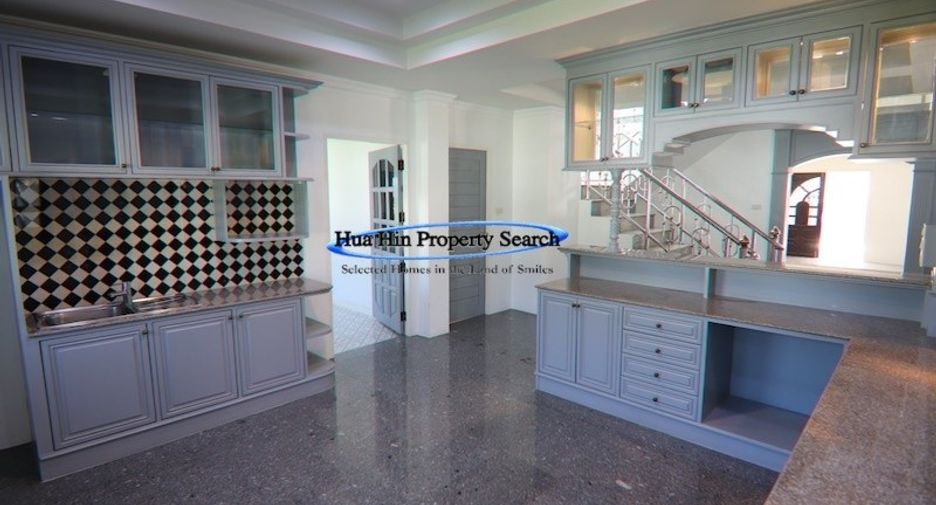 For sale 4 bedrooms house in Hua Hin, Prachuap Khiri Khan