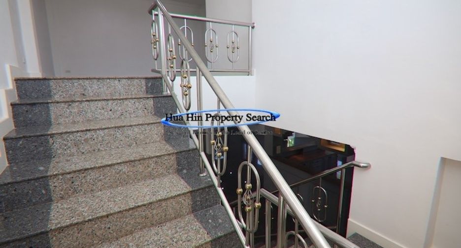 For sale 4 bedrooms house in Hua Hin, Prachuap Khiri Khan