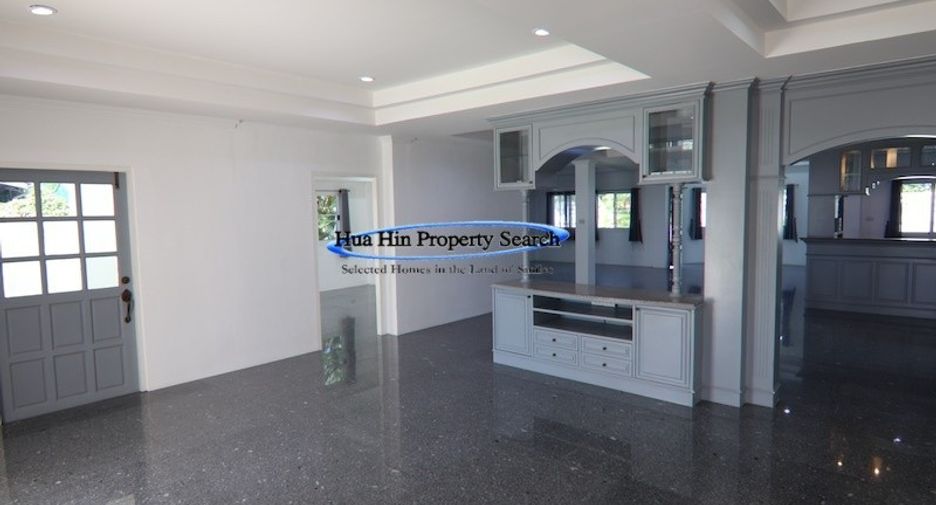 For sale 4 bedrooms house in Hua Hin, Prachuap Khiri Khan
